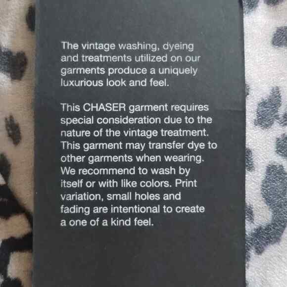 Chaser NWT Bell Sleeve Cheetah Print V-Neck Loose Fit Blouse Top M - Picture 5 of 6